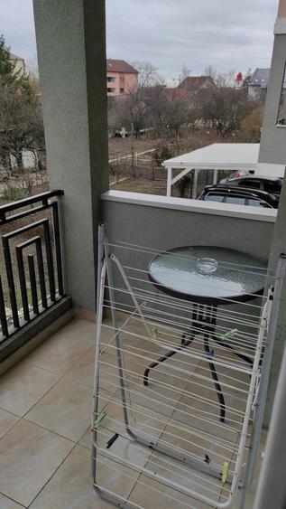 Apartament cu 3 camere semidecomandat în Lipovei