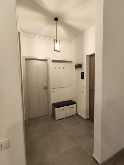 Apartament cu 2 camere semidecomandat în Dumbrăvița