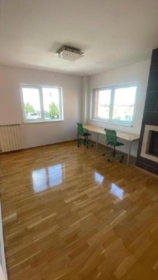 Apartament cu 4 camere decomandat, mobilat în Central
