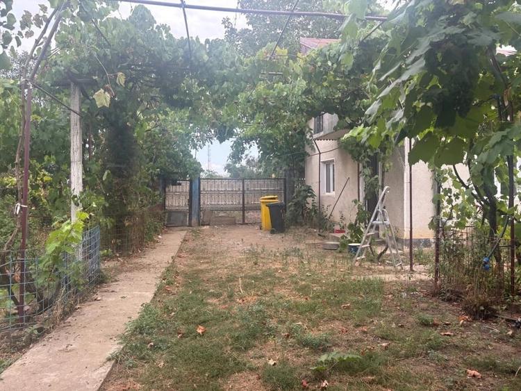 Casă cu 1 camere cu Teren 2023 Mp în Leu