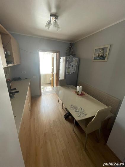Apartament cu 2 camere decomandat în Poarta 6
