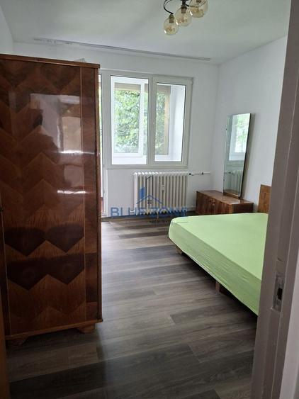 Apartament cu 3 camere decomandat, mobilat în Drumul Taberei