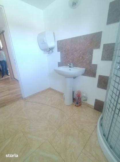 Casă cu 3 camere decomandat cu Teren 500 Mp în Central