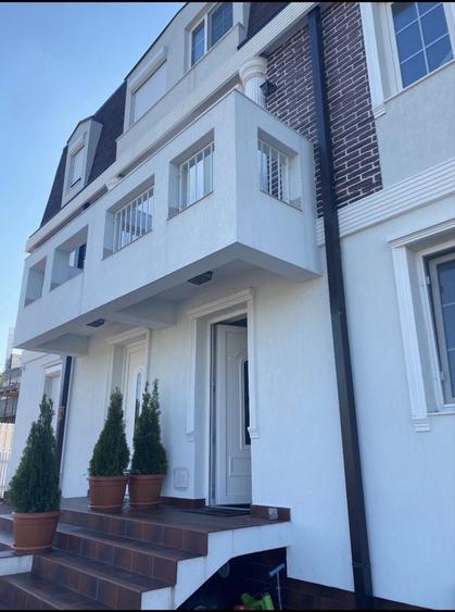 Casă cu 4 camere în Granit