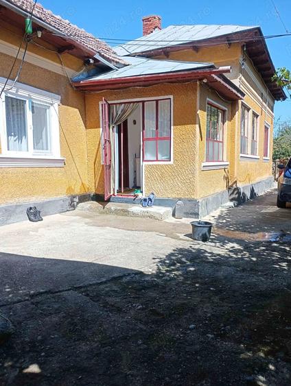 Casă cu 6 camere cu Teren 940 Mp în Păuleasca