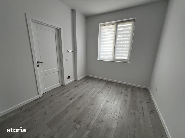 Apartament cu 3 camere semidecomandat în Florești