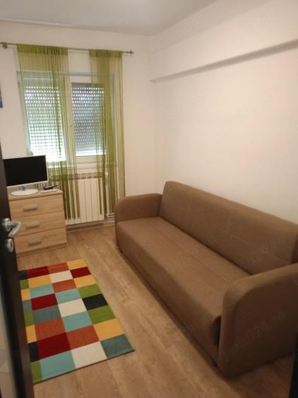 Apartament cu 3 camere decomandat în Giarmata