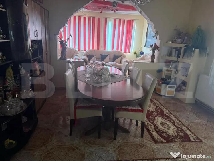Casă cu 3 camere cu Teren 3800 Mp în Central