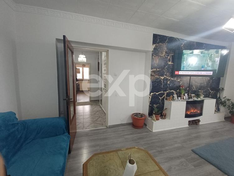 Apartament cu 4 camere decomandat, mobilat în Ultracentral