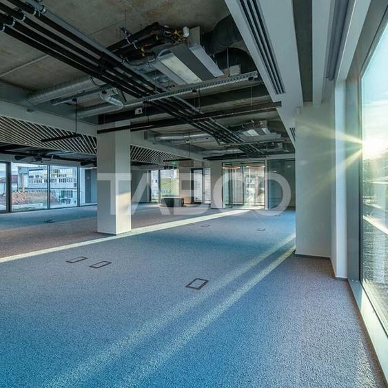 Spațiu comercial, de 1,550 mp, în Central