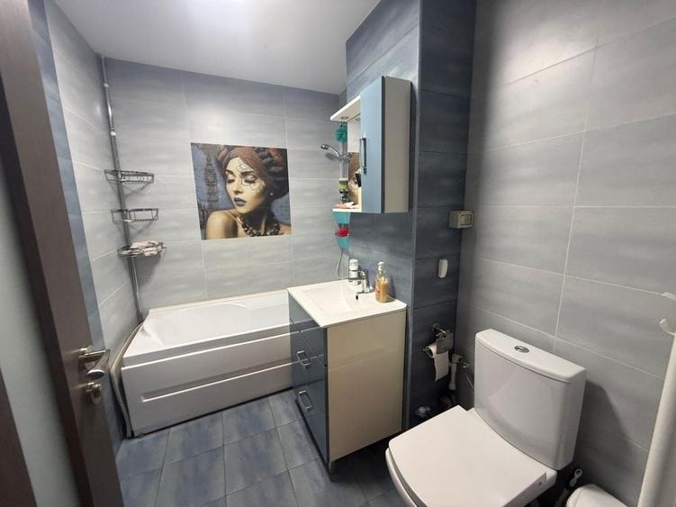 Apartament cu 3 camere decomandat în Anda