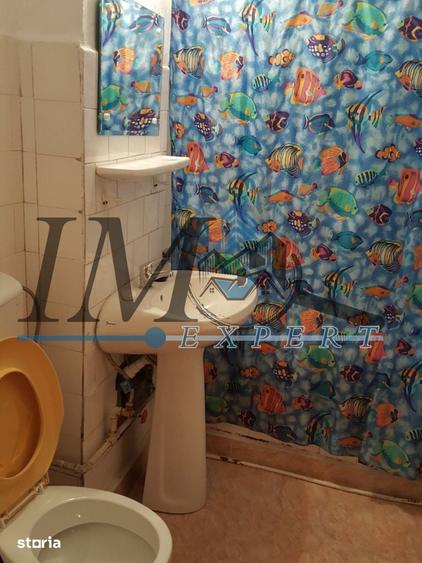 Apartament cu 3 camere decomandat în Cetate