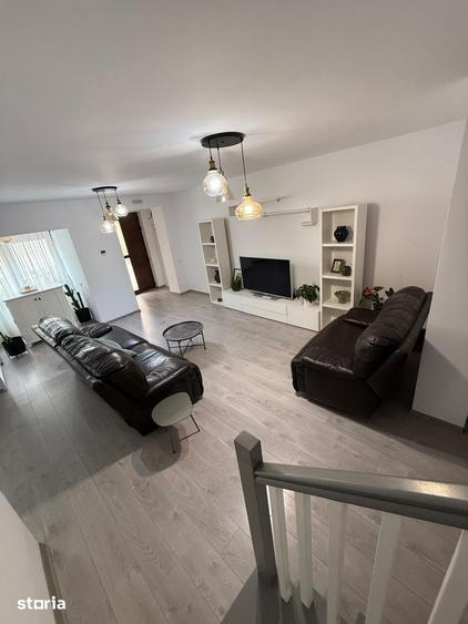 Casă cu 5 camere cu Teren 400 Mp în Goranu