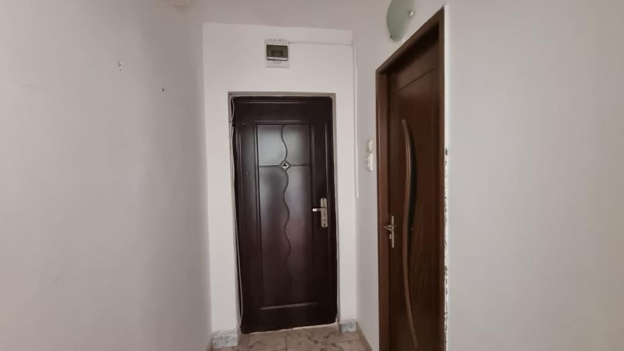 Apartament cu 2 camere semidecomandat în Micro 14