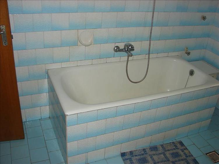 Apartament cu 4 camere decomandat, mobilat în Sub Arini