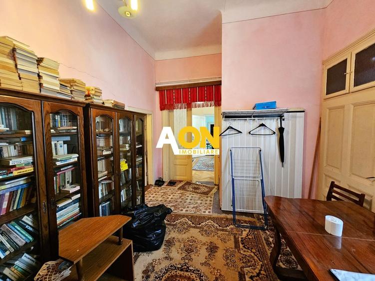 Casă individuală cu 5 camere cu Canalizare în Central