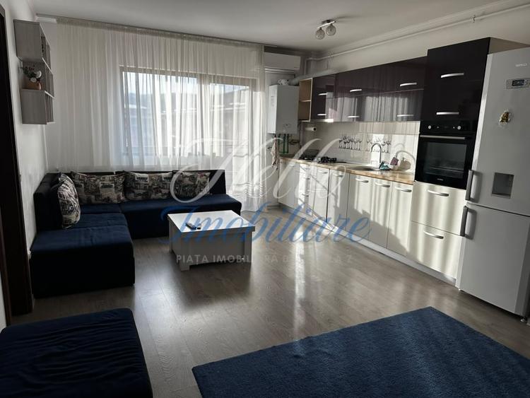 Apartament cu 3 camere decomandat în Florești