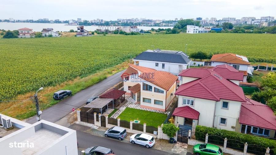 Casă cu 4 camere în Palazu Mare