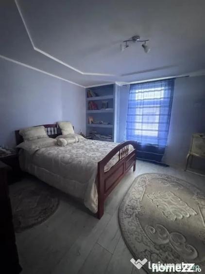 Casă cu 8 camere cu Teren 700 Mp în Rădăuți