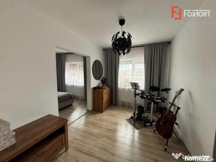 Apartament cu 5 camere decomandat în Fortuna