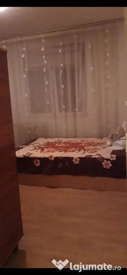 Apartament cu 3 camere decomandat în Rahova