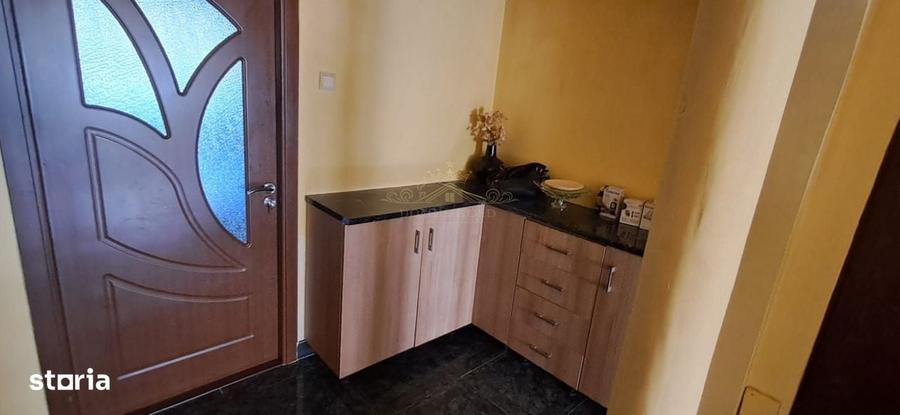 Apartament cu 3 camere în Est