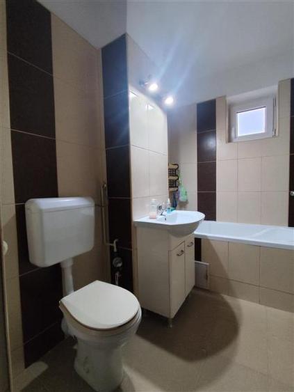 Apartament cu 4 camere decomandat, mobilat în 9 Mai