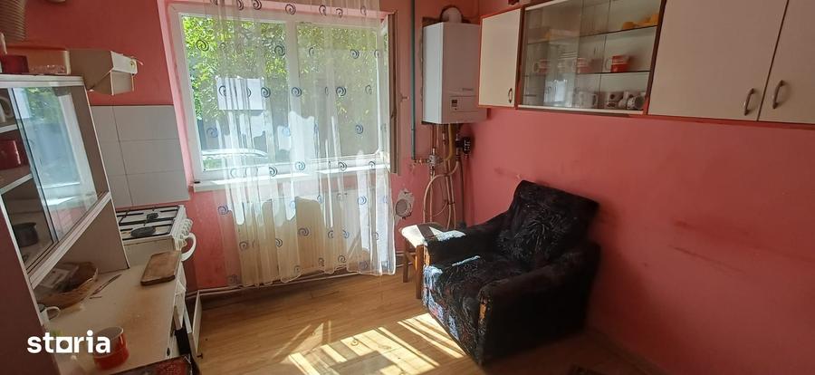 Apartament cu 2 camere decomandat în Depozitelor