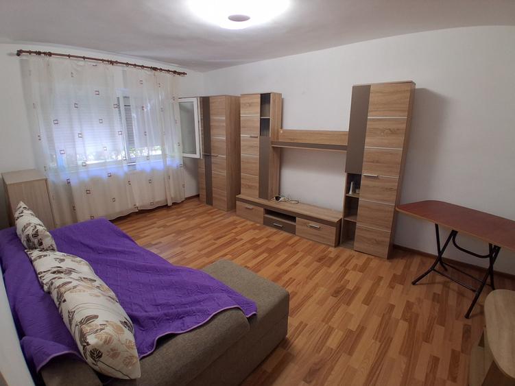 Garsonieră decomandată în Tudor Vladimirescu