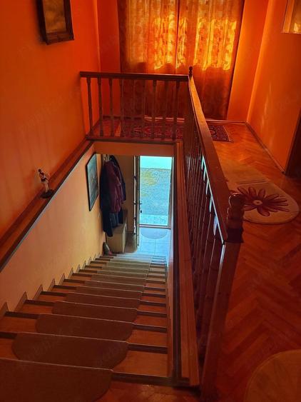 Casă cu 4 camere cu Teren 270 Mp în Central