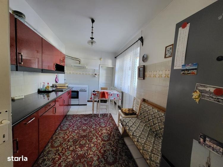 Casă cu 4 camere cu Teren 353 Mp în Central
