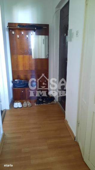 Apartament cu 2 camere semidecomandat în Micro 6