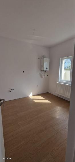 Casă cu 4 camere cu Teren 280 Mp în Lumina