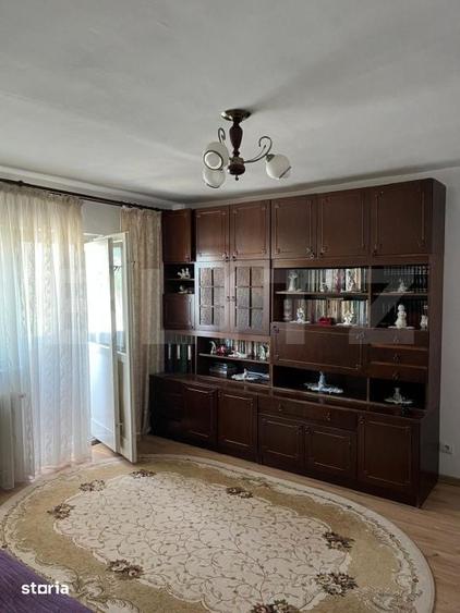 Apartament cu 3 camere semidecomandat în Central