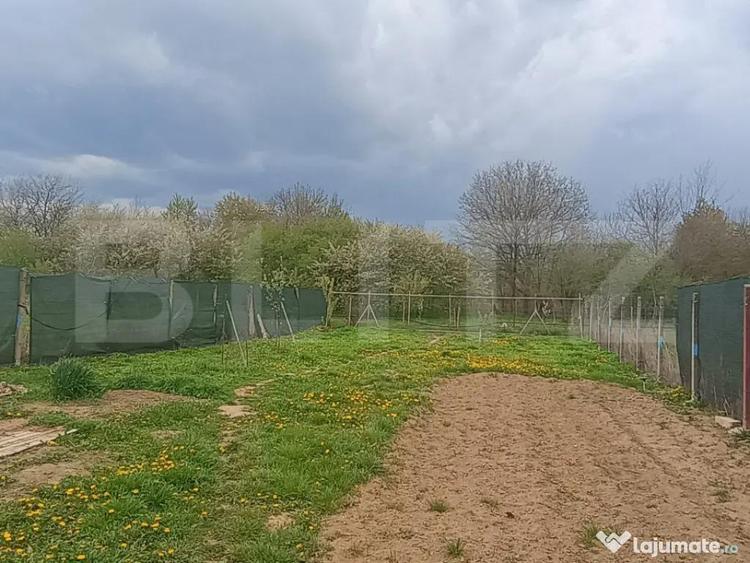 Teren de 1310 mp, în Central