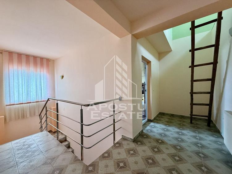 Casă individuală cu 6 camere cu Canalizare în Ghirodei
