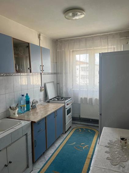 Apartament cu 3 camere semidecomandat în Breaza de Sus