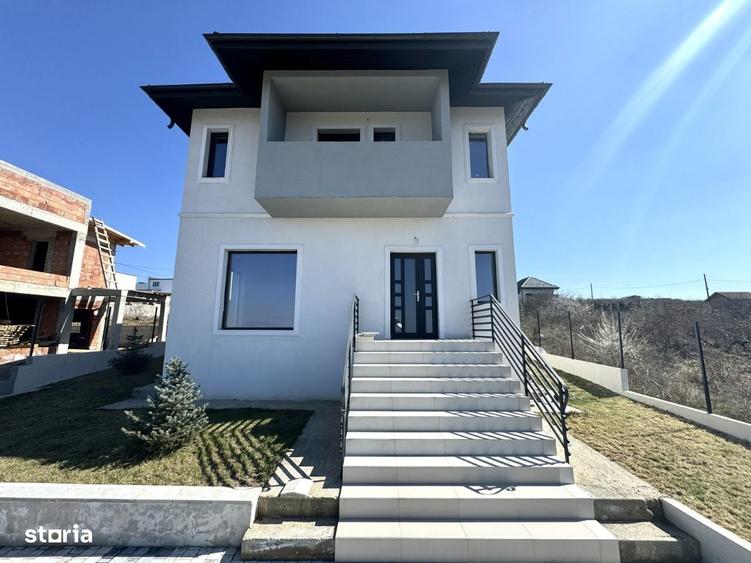 Casă cu 4 camere în Tomești