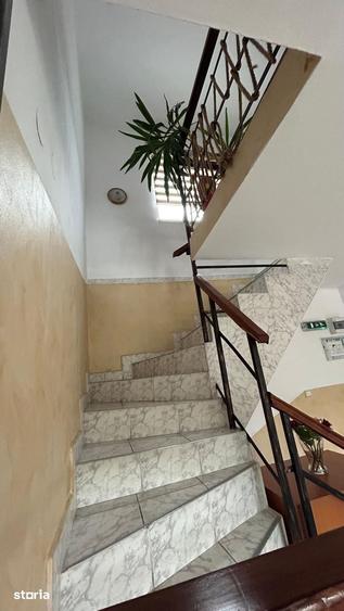 Casă cu 9 camere cu Teren 350 Mp în Sânmartin
