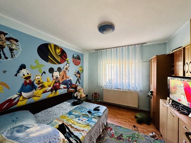 Casă individuală cu 6 camere cu Canalizare în Brâncoveanu