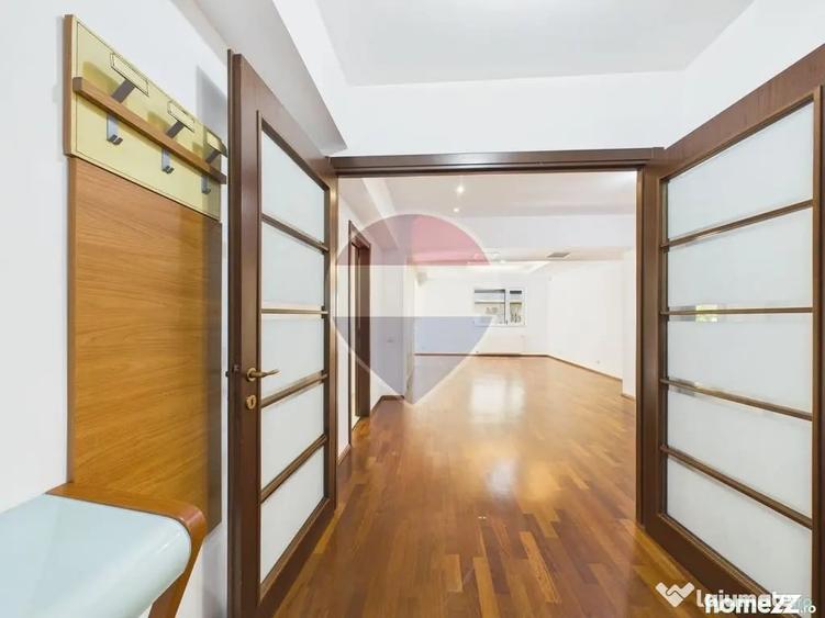 Apartament cu 3 camere decomandat în Nordului