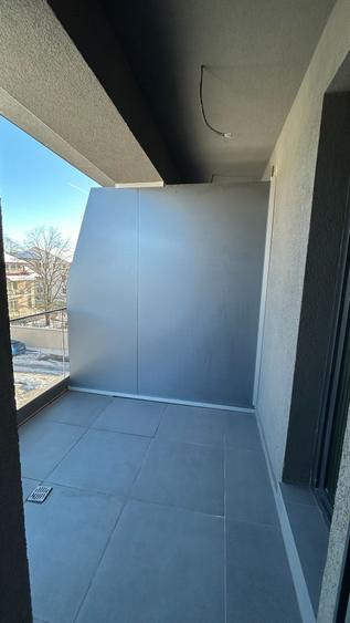 Apartament cu 3 camere semidecomandat în Albert