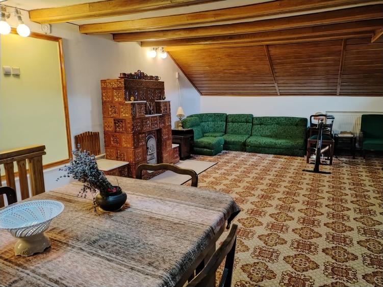 Apartament cu 4 camere decomandat, mobilat în Central