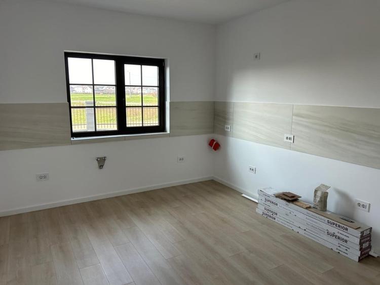 Duplex cu 3 camere cu Canalizare în Moșnița Nouă