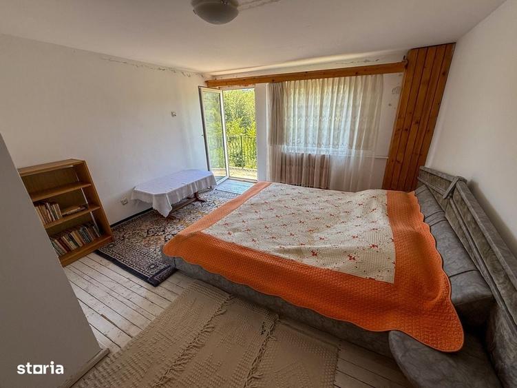 Casă cu 4 camere în Breaza de Jos