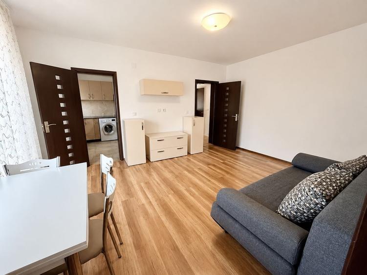 Apartament cu 3 camere în Cetate