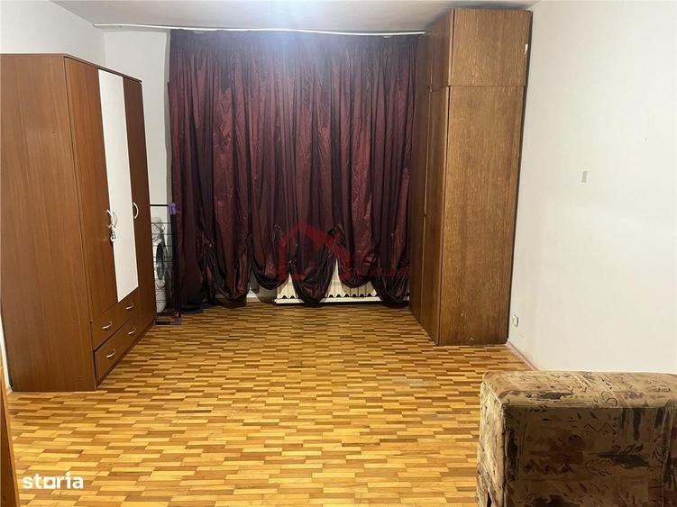 Apartament cu 2 camere decomandat în Tei
