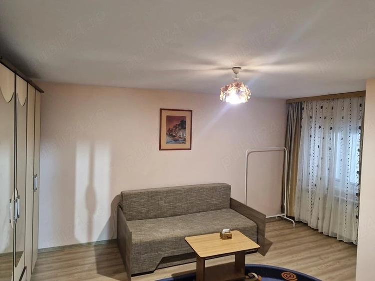 Garsonieră decomandată în Brâncoveanu