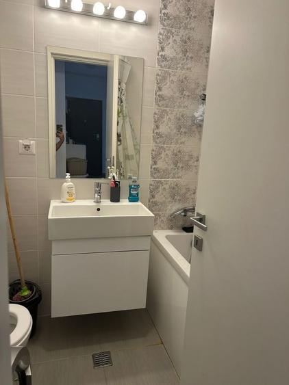 Apartament cu 3 camere decomandat, mobilat în Parcul Carol