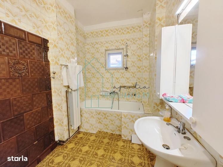 Casă cu 4 camere cu Teren 500 Mp în Central
